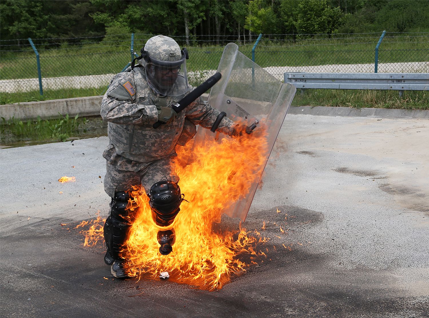 These Photos Of Soldiers Executing Fire Phobia Training ...